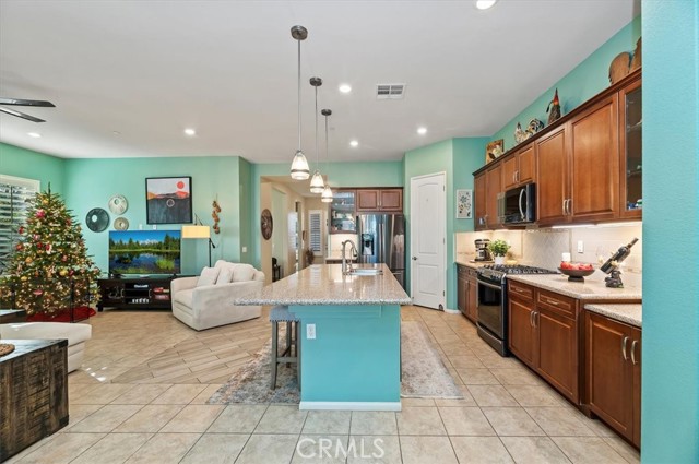 Detail Gallery Image 14 of 62 For 1394 via La Presa, Hemet,  CA 92545 - 2 Beds | 2 Baths