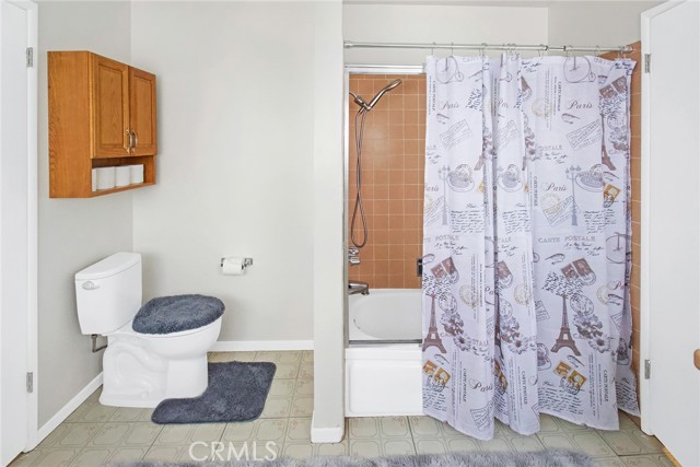 Detail Gallery Image 20 of 35 For 19820 Kinzie St, Chatsworth,  CA 91311 - 3 Beds | 2 Baths