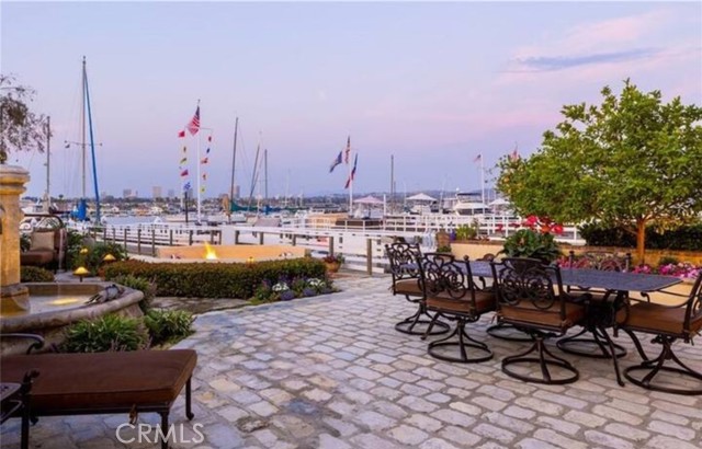 Detail Gallery Image 4 of 8 For 900 E Balboa Bld, Newport Beach,  CA 92661 - 4 Beds | 4/1 Baths