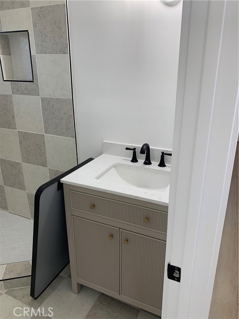 Detail Gallery Image 16 of 24 For 1209 W 40th Pl, Los Angeles,  CA 90037 - 2 Beds | 1 Baths