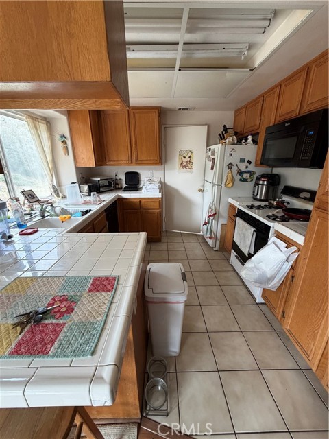 Detail Gallery Image 2 of 6 For 29080 Stonegate Ct, Highland,  CA 92346 - 4 Beds | 3 Baths