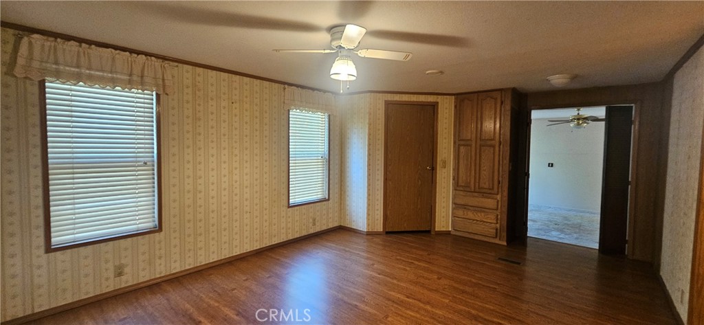 https://media.crmls.org/medias/1652edb4-4d64-4571-9948-a250c9a788f4.jpg?preset=X-Large