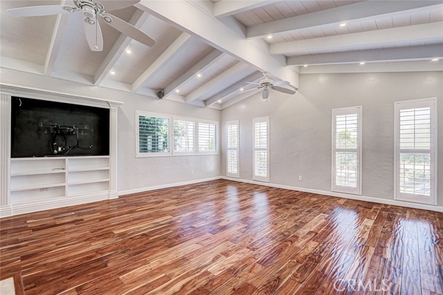 Detail Gallery Image 2 of 29 For 1030 5th St, Hermosa Beach,  CA 90254 - 3 Beds | 2 Baths