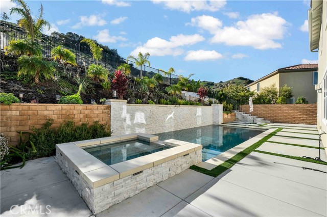 Detail Gallery Image 32 of 33 For 2872 Santa Fiora, Corona,  CA 92882 - 5 Beds | 3 Baths