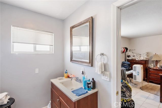 Detail Gallery Image 12 of 17 For 260 Pierce Ave, Barstow,  CA 92311 - 3 Beds | 2 Baths