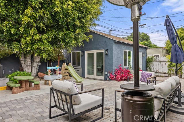 2818 S Holt Avenue, Los Angeles CA: https://media.crmls.org/medias/1653d0d8-dd63-45dd-813e-688deadd357e.jpg