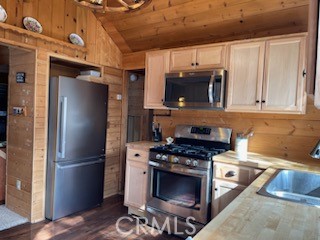 Detail Gallery Image 31 of 35 For 23340 Banning Idyllwild Rd, Idyllwild,  CA 92549 - 2 Beds | 2 Baths