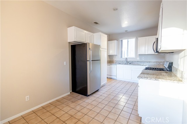 Detail Gallery Image 8 of 20 For 1506 Palma Bonita Ln, Perris,  CA 92571 - 3 Beds | 2 Baths