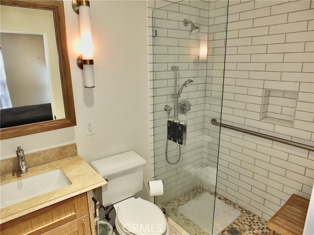 Detail Gallery Image 43 of 71 For 89 Rivo Alto Canal, Long Beach,  CA 90803 - 5 Beds | 3/1 Baths