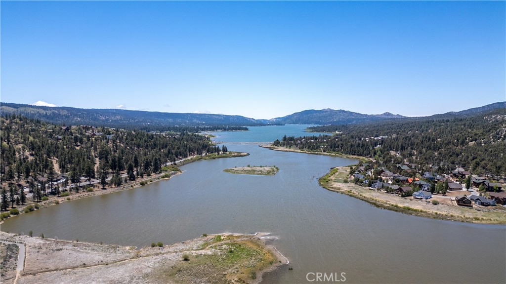 https://media.crmls.org/medias/1655090f-d4b5-45f8-aed2-926fa8a36952.jpg?preset=X-Large