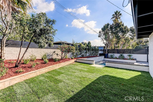 Detail Gallery Image 17 of 55 For 876 Center St, El Segundo,  CA 90245 - 3 Beds | 2/1 Baths