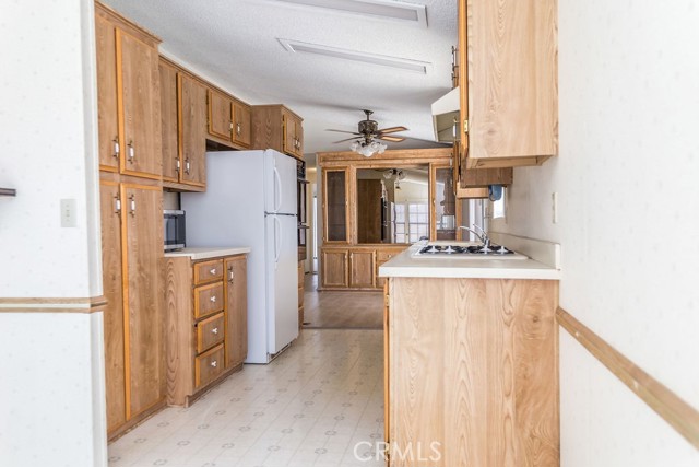 34854 Lyn Avenue, Hemet CA: https://media.crmls.org/medias/165585be-8139-4cb0-9575-5286539c9371.jpg