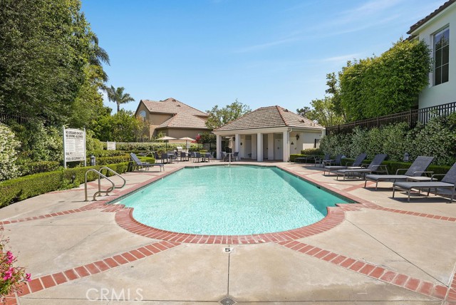25 Belfort, Newport Coast CA: https://media.crmls.org/medias/1655b307-26fc-4761-bdb6-b96c76a2743e.jpg