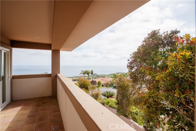 3355 Palo Vista Drive, Rancho Palos Verdes CA: https://media.crmls.org/medias/16560592-604b-4b8c-8fe2-0b94a111d2ba.jpg