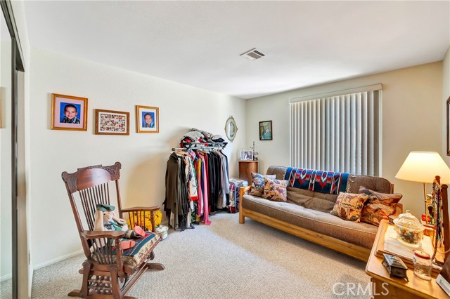 433 Fairway Drive, Palmdale CA: https://media.crmls.org/medias/16565f9e-7354-4ac4-9edd-138a85fe6fc8.jpg