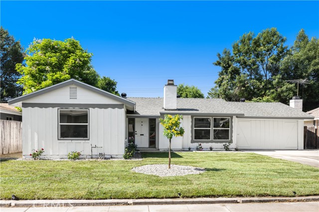 Detail Gallery Image 1 of 1 For 22315 Wyandotte St, Canoga Park,  CA 91303 - 3 Beds | 3 Baths