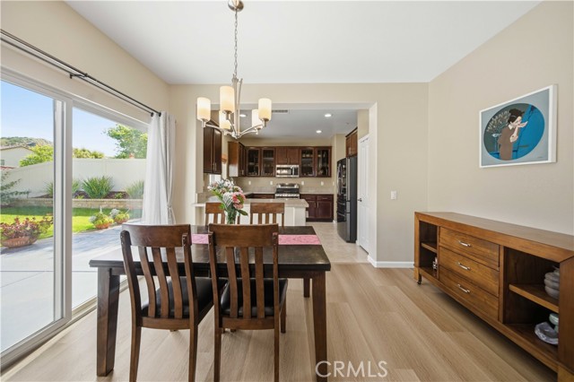 Detail Gallery Image 8 of 38 For 26856 Cherry Willow, Canyon Country,  CA 91387 - 4 Beds | 3 Baths