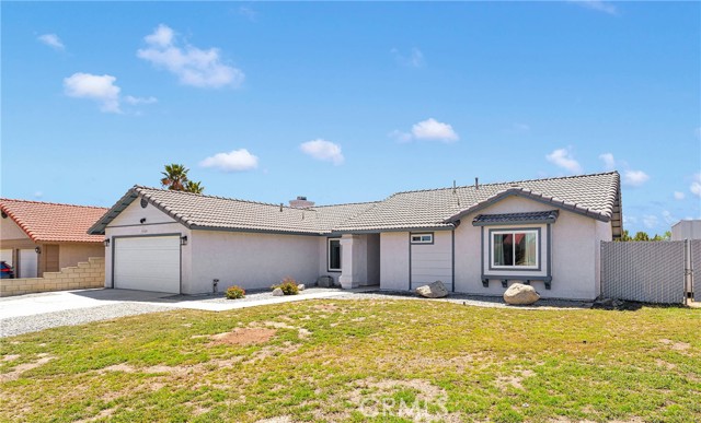 Detail Gallery Image 3 of 47 For 15505 via Cartagena St, Hesperia,  CA 92345 - 3 Beds | 2 Baths