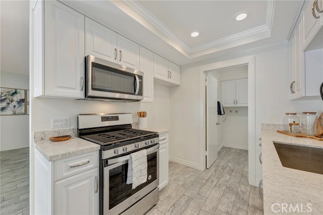 Detail Gallery Image 3 of 63 For 20247 Fern Creek Ln, Yorba Linda,  CA 92886 - 2 Beds | 1/1 Baths