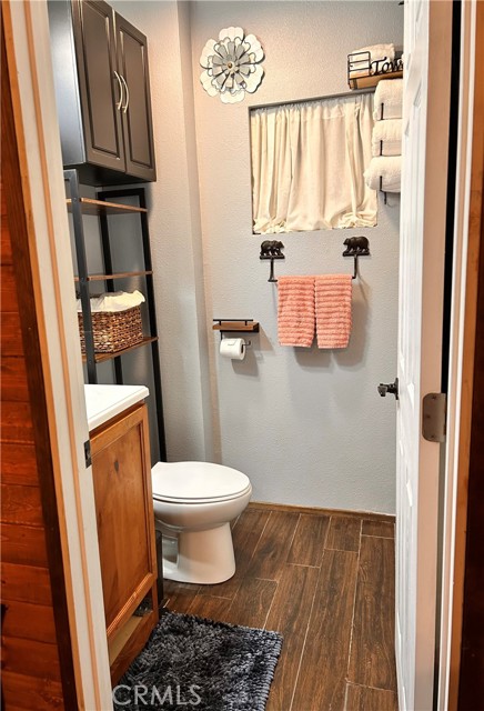 Detail Gallery Image 12 of 31 For 31042 Glen Oak Dr, Running Springs,  CA 92382 - 1 Beds | 1 Baths