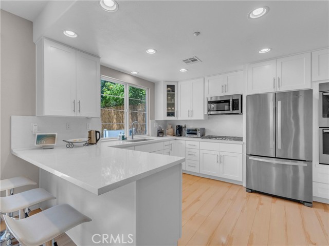 5637 Como Circle, Woodland Hills CA: https://media.crmls.org/medias/165a4112-1d34-405f-8ef0-bb1b1679960d.jpg