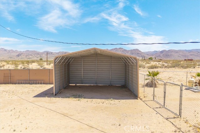 63357 Uranium Road, Joshua Tree CA: https://media.crmls.org/medias/165a631b-5757-463f-bad6-ad09bbfeb54a.jpg