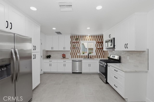 Detail Gallery Image 15 of 44 For 822 W 5th St, Ontario,  CA 91762 - 3 Beds | 2 Baths