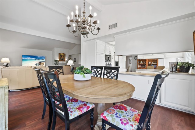 3122 Ruth Elaine Drive, Rossmoor CA: https://media.crmls.org/medias/165b6e0b-3f2b-4ba8-ab66-dd2b4a19507a.jpg
