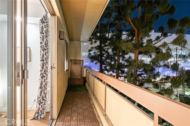 Detail Gallery Image 17 of 30 For 321 S San Vicente Bld #507,  Los Angeles,  CA 90048 - 2 Beds | 2 Baths