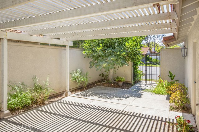 5006 Duverney, Laguna Woods CA: https://media.crmls.org/medias/165ba2da-5970-4fb3-ac08-ae862f3bc838.jpg