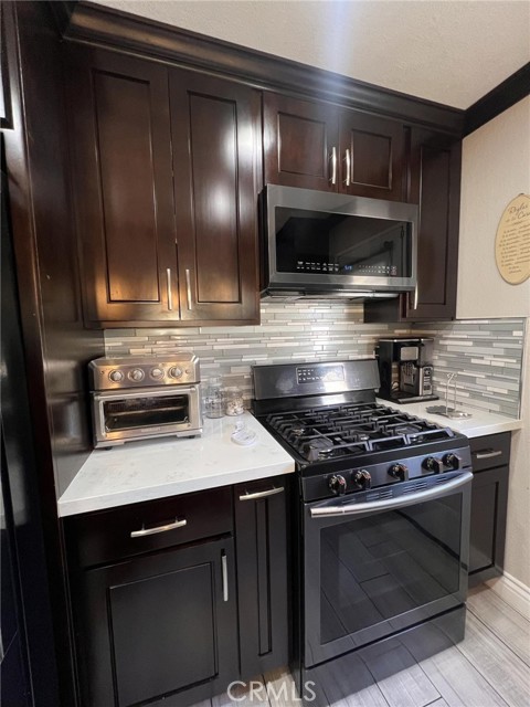 Detail Gallery Image 8 of 48 For 591 N Smoke Tree, Rialto,  CA 92376 - 3 Beds | 2 Baths