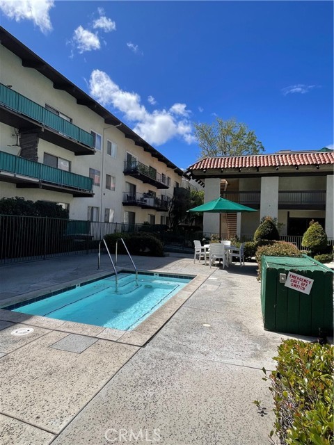 5460 White Oak Avenue, Encino CA: https://media.crmls.org/medias/165d47f5-94ea-40d6-b17d-a385c93d756d.jpg