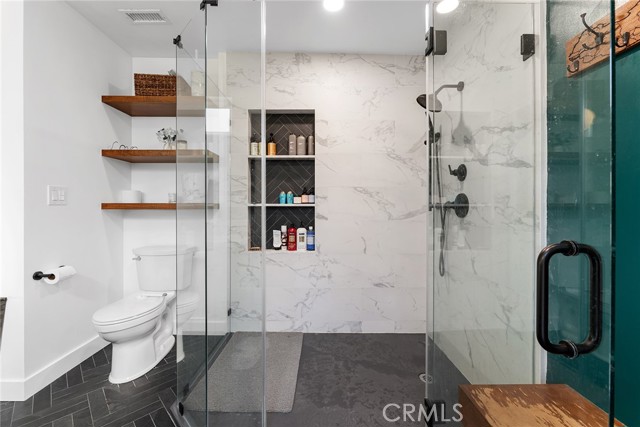 Detail Gallery Image 30 of 56 For 4835 Almidor Ave, Woodland Hills,  CA 91364 - 5 Beds | 3 Baths