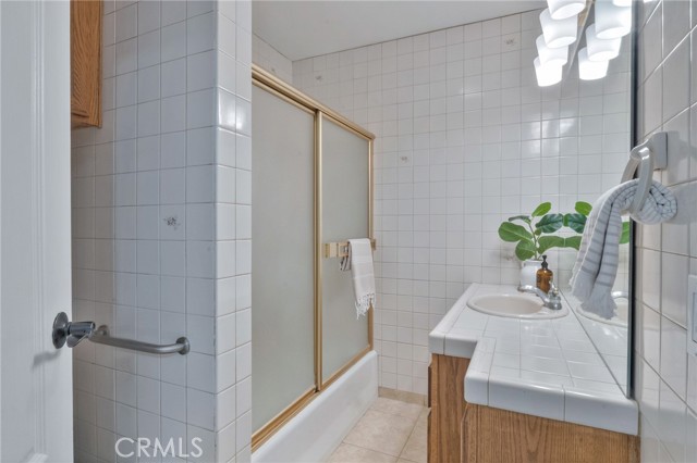 Image 19 of 36 For 22908 Ladeene