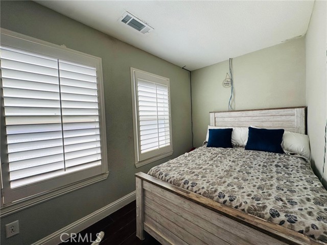 692 Blueberry Lane, Madera CA: https://media.crmls.org/medias/165e7146-ed8b-4f39-accc-f6d0d5991785.jpg