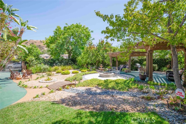 10266 Horsehaven Street, Sun Valley CA: https://media.crmls.org/medias/165f7cf5-c392-4315-8881-5e1a22b07530.jpg
