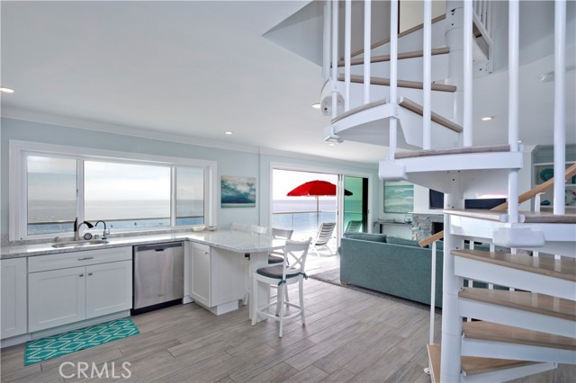 Detail Gallery Image 11 of 25 For 1249 Ocean Front #D,  Laguna Beach,  CA 92651 - 1 Beds | 1 Baths