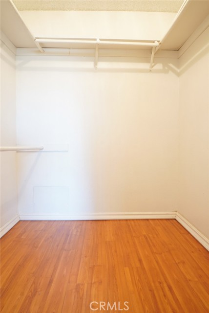 570 W Stocker Street, Glendale CA: https://media.crmls.org/medias/165f9b5e-cb85-4c68-b68a-7292e8515c06.jpg