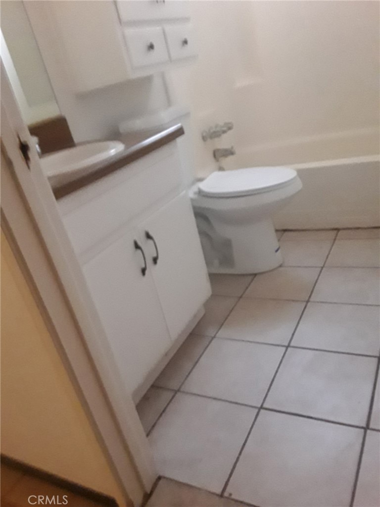 https://media.crmls.org/medias/165fbeb4-71f5-46e7-bbb6-a62f595e634a.jpg?preset=X-Large