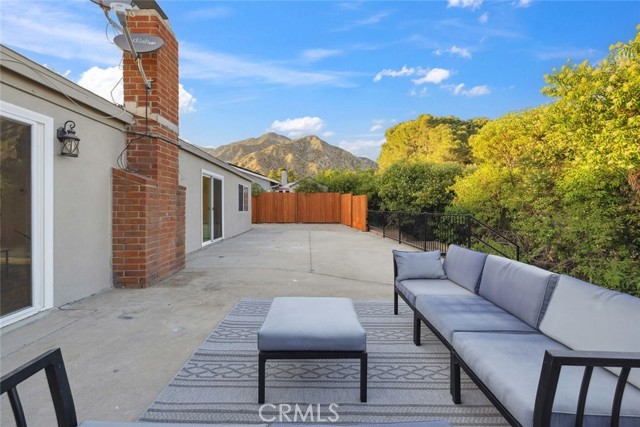 12750 Rajah Street, Sylmar CA: https://media.crmls.org/medias/16611270-b0ef-4e77-b23f-db7359bb823f.jpg