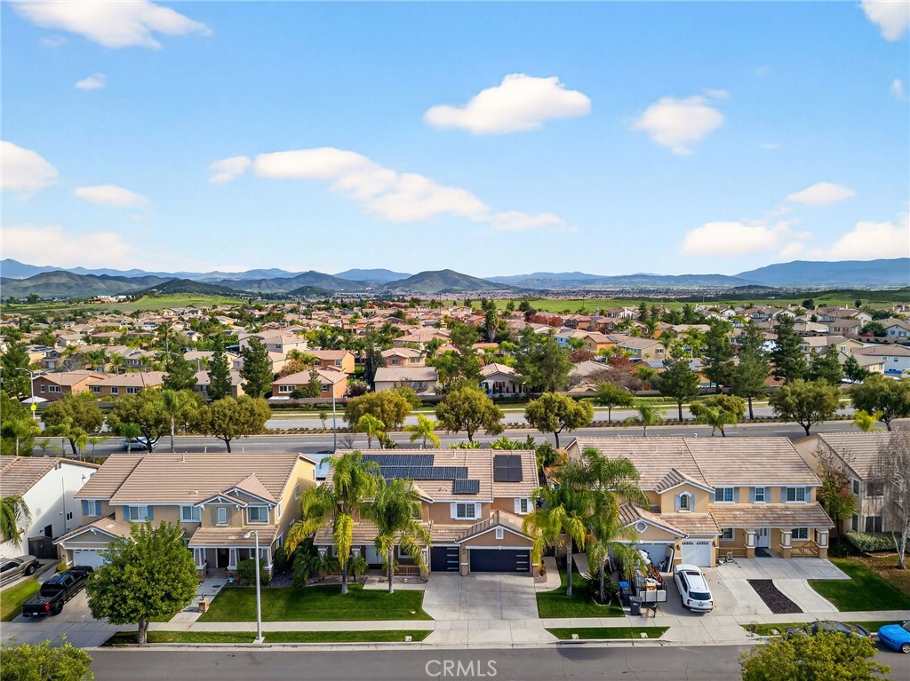 https://media.crmls.org/medias/1661933c-f02f-479f-b914-eacd2c30e312.jpg?preset=X-Large