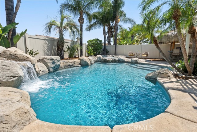 8880 Stony Brook Circle, Riverside CA: https://media.crmls.org/medias/16623297-dab3-41cf-868a-84381ec1ed09.jpg