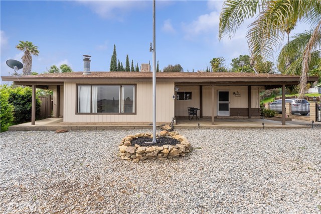 17105 Aragon Drive, Perris CA: https://media.crmls.org/medias/166242a2-653e-4efa-990a-3bb38c5588e5.jpg