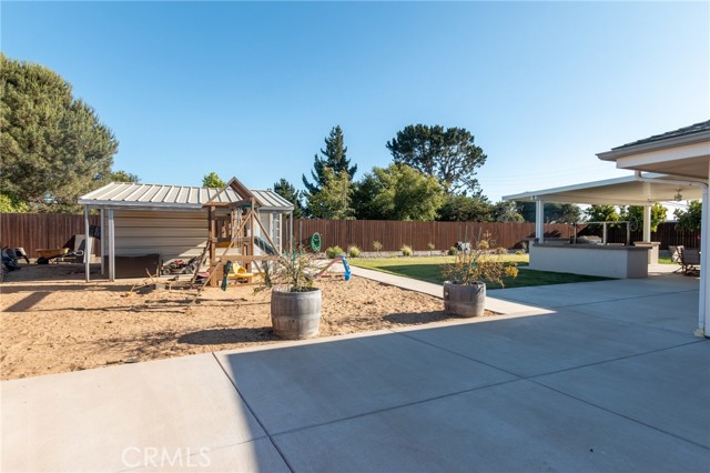 1216 Shady Glen Court, Santa Maria CA: https://media.crmls.org/medias/1662e21e-5c5e-4f49-a423-f482600cc3f2.jpg