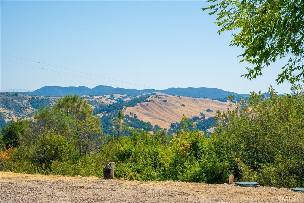 https://media.crmls.org/medias/1662e5c6-5523-456b-9405-65b81edf8163.jpg?preset=X-Large