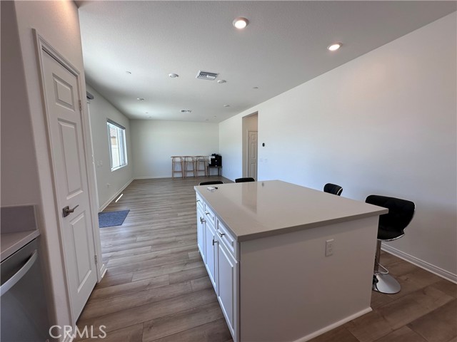 Detail Gallery Image 9 of 24 For 4615 Florence Dr, Lake Elsinore,  CA 92530 - 4 Beds | 3 Baths