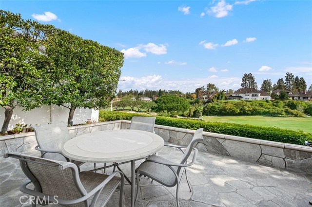 Detail Gallery Image 2 of 28 For 10 Rue Grand Vallee, Newport Beach,  CA 92660 - 2 Beds | 2 Baths