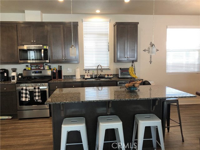 Detail Gallery Image 10 of 34 For 4901 Green River Rd #268,  Corona,  CA 92878 - 4 Beds | 2 Baths