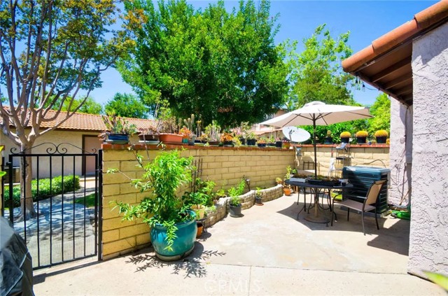 Detail Gallery Image 2 of 16 For 928 N Redding Way #D,  Upland,  CA 91786 - 3 Beds | 2/1 Baths