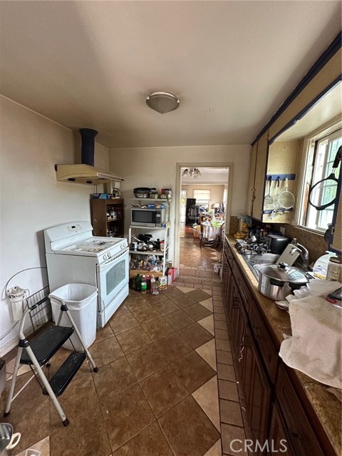 Detail Gallery Image 5 of 13 For 11722 Bryant Rd, El Monte,  CA 91732 - 3 Beds | 2 Baths